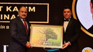 Başkan Gülpınar'a uluslararası prestijli ödül