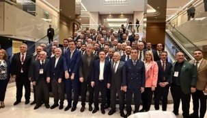 Başkan Gülpınar, "Yılın En Başarılı Belediye Başkanı" seçildi 