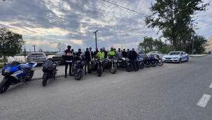 Birecik'te Trafik Polisi Gençlerle Buluştu: "Bir Kural, Bir Hayat; Bir Kural, Bir Ömür"