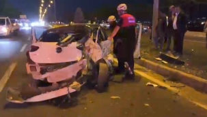 Eyyübiye'de kamyonet ile otomobil çarpıştı, 4 yaralı