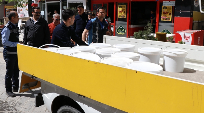 Haliliye'de Dönercilere Sıkı Denetim: 247 Kilogram Salçaya El Konuldu