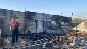 Şanlıurfa'da geri dönüşüm iş yerinde yangın