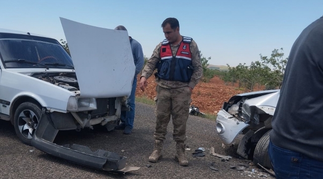 Şanlıurfa'da İki Araç Çarpıştı, 1 Yaralı