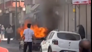Şanlıurfa'da Park Halindeki Otomobil Alev Aldı