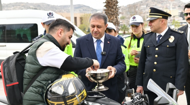 Vali Şıldak "Dönüş Yolunda Trafiğe Dıkkat"