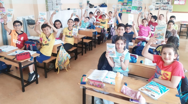 9 Yaşında Kitap Yazdı: "Ablamın Kedisiyle Bir Macera" Beğeni Topladı