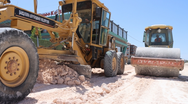 Büyükşehir Belediyesi, Viranşehir'in Kalbinde Yeni Yollar Yapıyor 