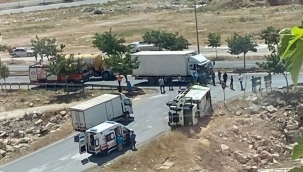 Eyyübiye'de Kamyon Çöp Aracına Çarptı: 3 Yaralı