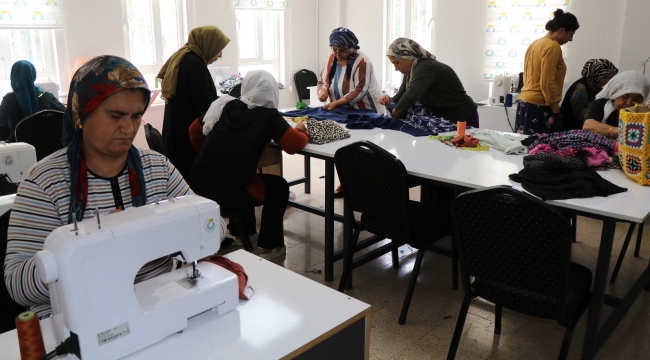 Haliliye'de Kadınlar, Dikiş-Nakış Kurslarıyla Hem Öğreniyor Hem Üretiyor