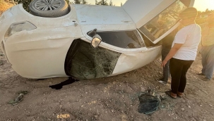 Birecik'te otomobil takla attı, 4  yaralı 