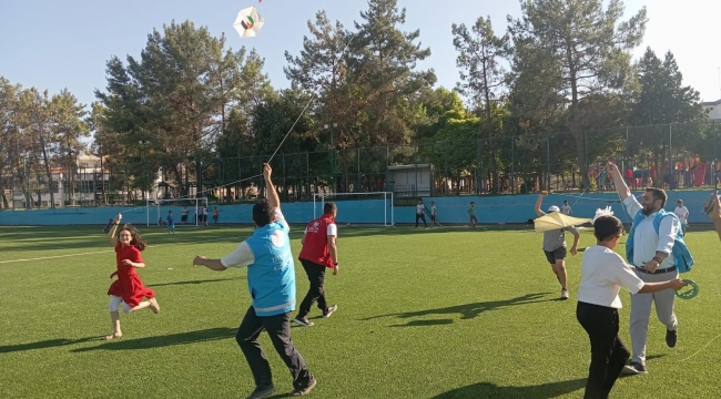 Bozova'da Uçurtma Şenliği Düzenlendi
