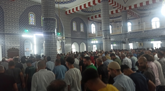 Şanlıurfa'da bayram namazı coşkusu 