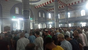 Şanlıurfa'da bayram namazı coşkusu