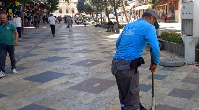 Şanlıurfa'da Temizlik Görevlisi Bulduğu 24 Bin Lirayı Teslim Etti