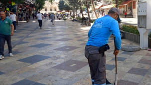 Şanlıurfa'da Temizlik Görevlisi Bulduğu 24 Bin Lirayı Teslim Etti