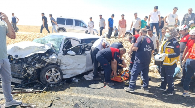 Suruç yolunda iki araç çarpıştı, 5 yaralı 