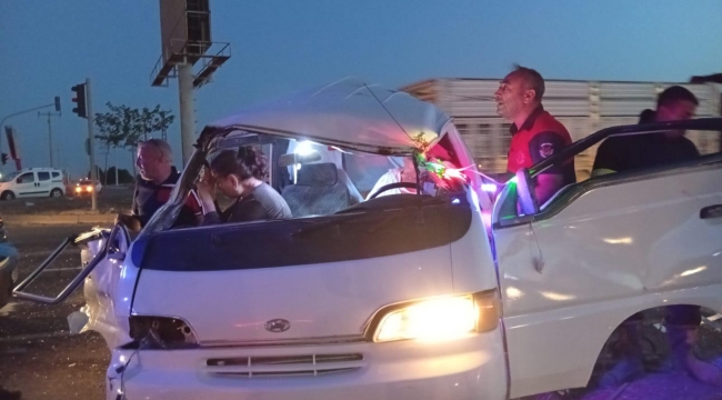 Viranşehir'de Trafik Kazası: 2 Kişi Ağır Yaralandı