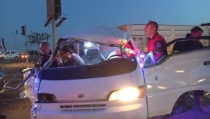 Viranşehir'de Trafik Kazası: 2 Kişi Ağır Yaralandı