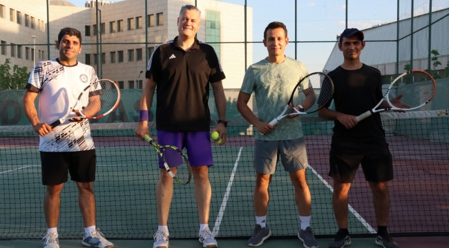 15 Temmuz Demokrasi Ve Zafer Bayramı Tenis Turnuvası Başladı