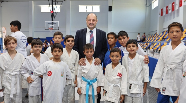 Büyükşehir Belediyesi, 2025 Yaz Spor Okulları Sezonunu Coşkuyla Açtı
