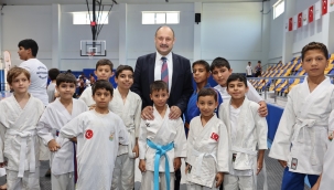 Büyükşehir Belediyesi, 2025 Yaz Spor Okulları Sezonunu Coşkuyla Açtı