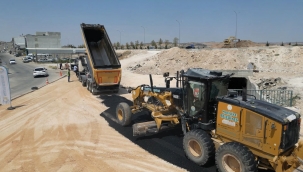 Haliliye Belediyesi'nden Ahmet Yesevi'ye Asfalt Hizmeti