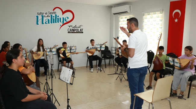 Haliliye Belediyesi'nden Kısas'a Sanat Eli: Çocuklar Bağlamayla Tanışıyor