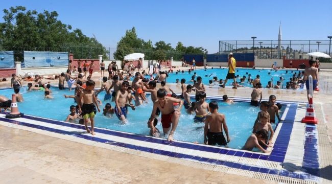 Şanlıurfa Büyükşehir Belediyesi'nden Gençlere Çağrı: "Kanala Değil Havuza"