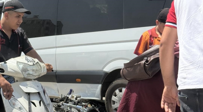 Şanlıurfa'da Minibüs ile Motosiklet Çarpıştı
