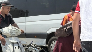 Şanlıurfa'da Minibüs ile Motosiklet Çarpıştı