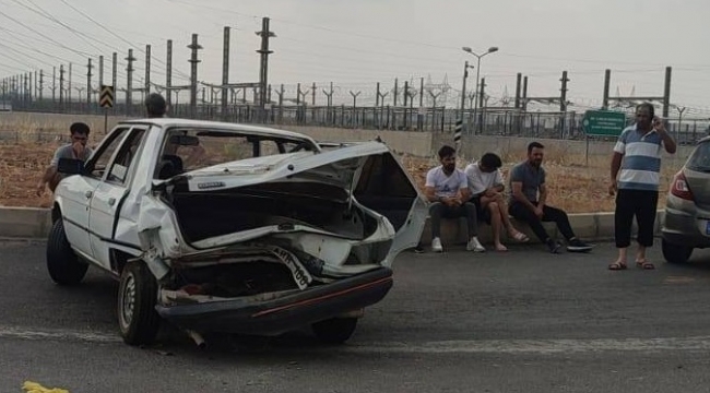 Şanlıurfa'da Otomobil İle Minibüsü Çarpıştı, 2 Yaralı
