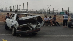 Şanlıurfa'da Otomobil İle Minibüsü Çarpıştı, 2 Yaralı