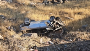 Şanlıurfa'da Otomobil İle Servis Minibüs Çarpıştı: 14 Yaralı