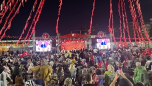 Şanlıurfa'da Vatandaşlar 15 Temmuz İçin Meydanlara Akın Etti