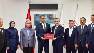 Şanlıurfa'ya Dev Gençlik Yatırımı: Eyyübiye'de 20 Saha İçin İmzalar Atıldı