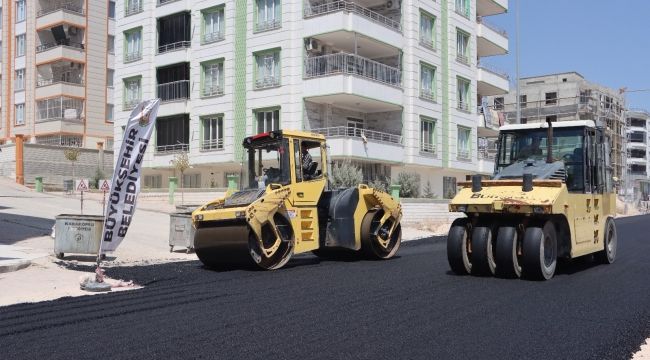 Mehmetçik Mahallesi'nde Asfalt Serimi Devam Ediyor 