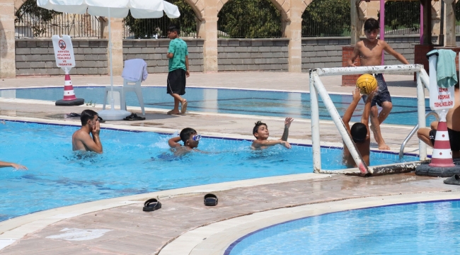 Şanlıurfa Büyükşehir Havuzlarında Su Topu Etkinliği