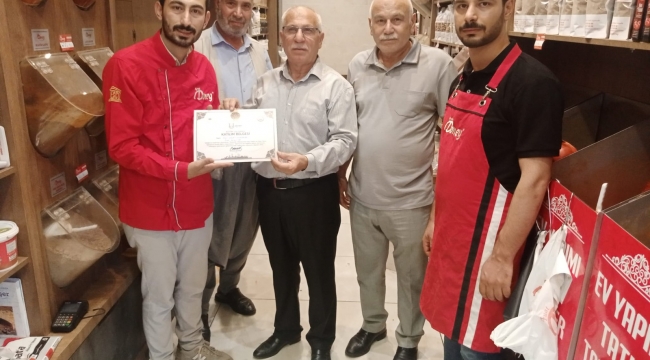 Şanlıurfa'da esnafa belge verildi 