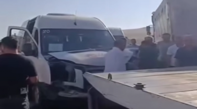 Şanlıurfa'da işçileri taşıyan servis kaza yaptı, 5 yaralı