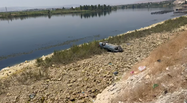 Şanlıurfa'da Otomobil Şarampole Yuvarlandı