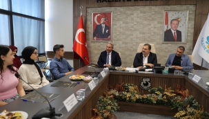 Başkan Canpolat, Dereceye Giren Öğrencileri Ödüllendirdi