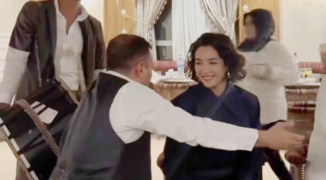 Halef oyuncuları sıra gecesinde 