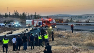 Şanlıurfa'da Yolcu Otobüs Şarampole Devrildi, 30 Yaralı