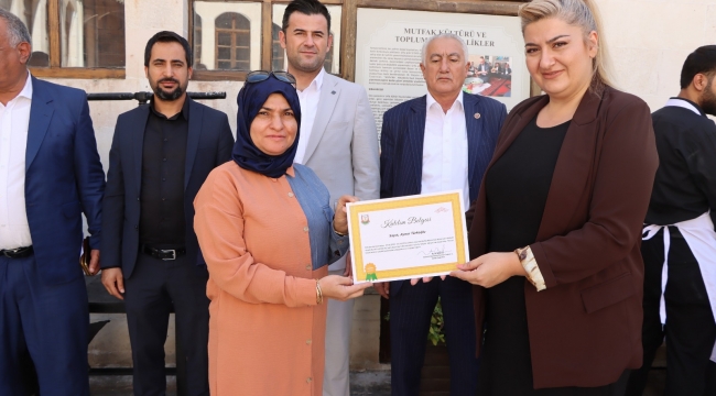 Şanlıurfa'da Yöresel Yemek Eğitimi Alan Kursiyerlere Sertifika Verildi
