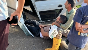 Viranşehir'de İki Otomobil Çarpıştı, 1 Ağır Yaralı