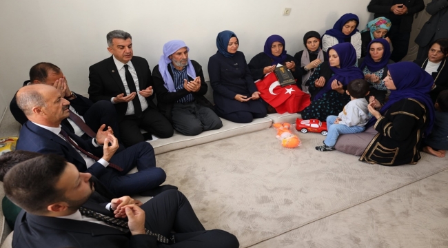 AK Parti Genel Başkan Yardımcısı Fatma Betül Sayan Kaya, Şehit Ailesini Ziyaret Etti