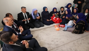 AK Parti Genel Başkan Yardımcısı Fatma Betül Sayan Kaya, Şehit Ailesini Ziyaret Etti