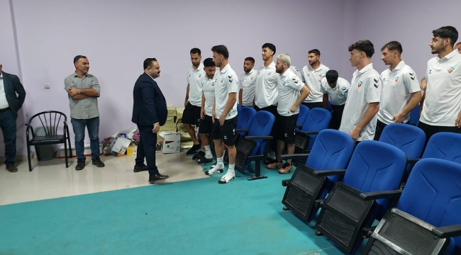 Başkan İnan'dan Futbolculara Moral Yemeği