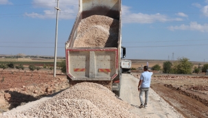 Büyükşehir Belediyesi, Hilvan Kırsalında Ulaşımı Rahatlatıyor