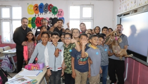 Büyükşehir Belediyesi, Minik Kalplere Hayvan Sevgisini Aşıladı 